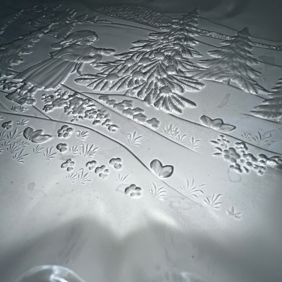 Mikasa 171/2x12 “ Frosted Platter - Picture 2 of 4